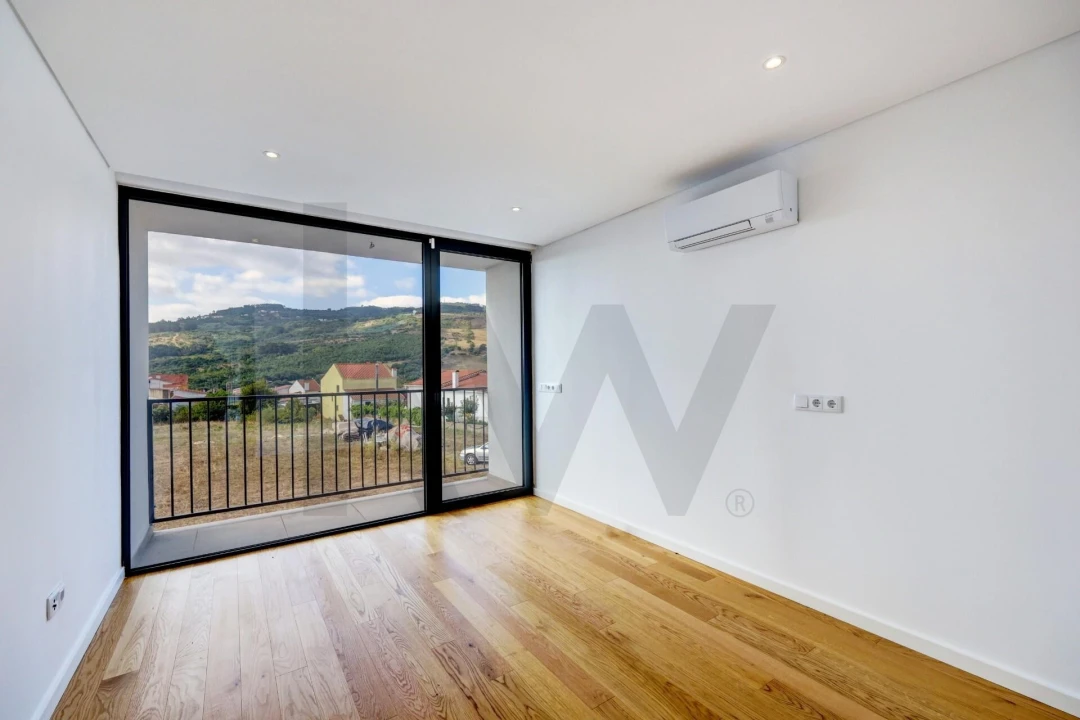 Moradia T4 para Venda em Loures Foto 54