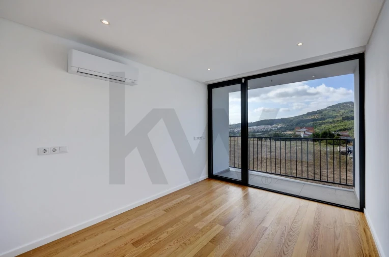 Moradia T4 para Venda em Loures Foto 59
