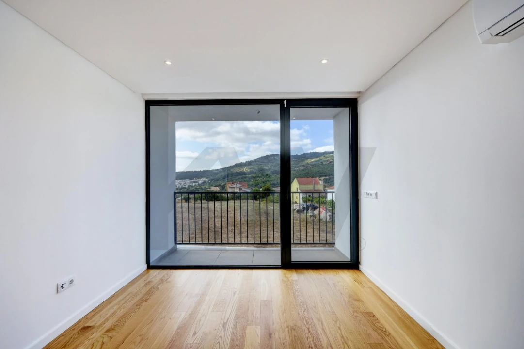 Moradia T4 para Venda em Loures Foto 55