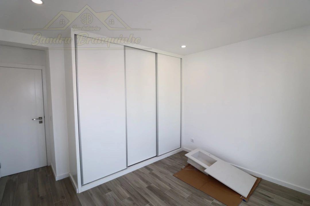 Apartamento T1 para Venda em Silveira Foto 6