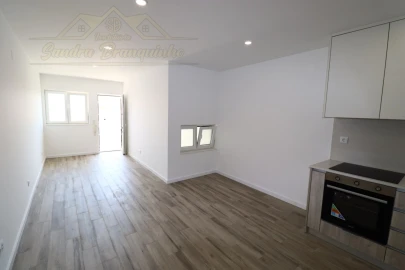 Apartamento T1 para Venda em Silveira