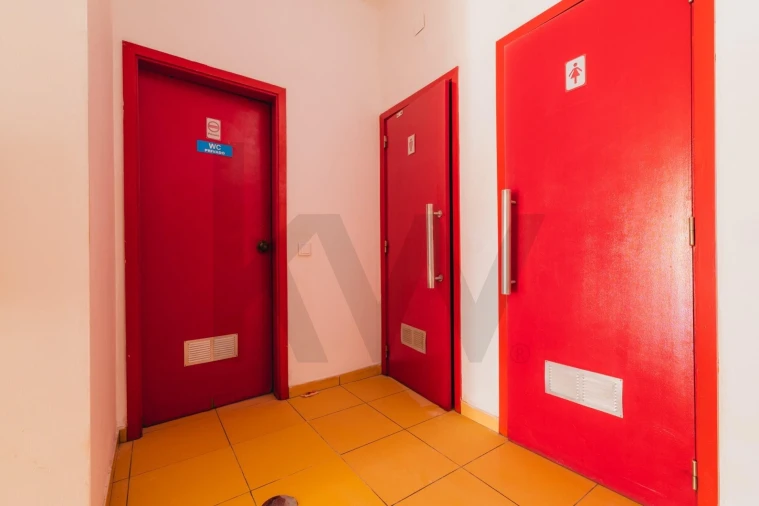 Negócio para Venda em Albufeira e Olhos de Água Foto 14