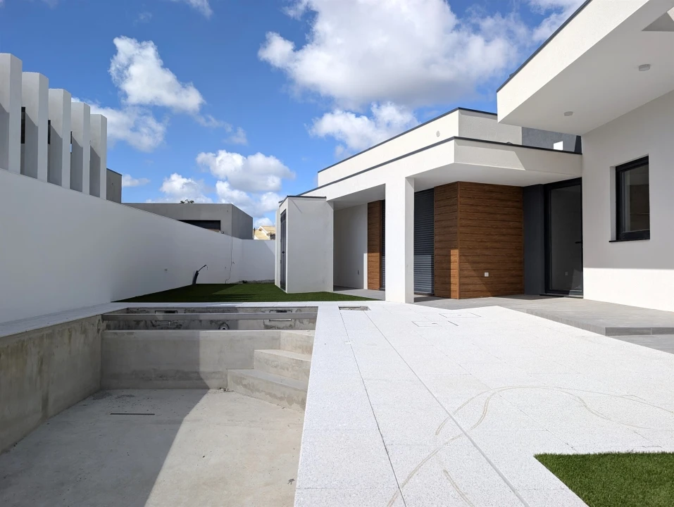 Moradia T3 para Arrendamento em Aradas Foto 16
