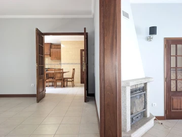 Moradia T3 para Arrendamento em Esgueira