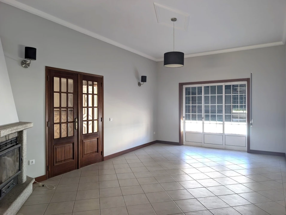 Moradia T3 para Arrendamento em Esgueira Foto 8