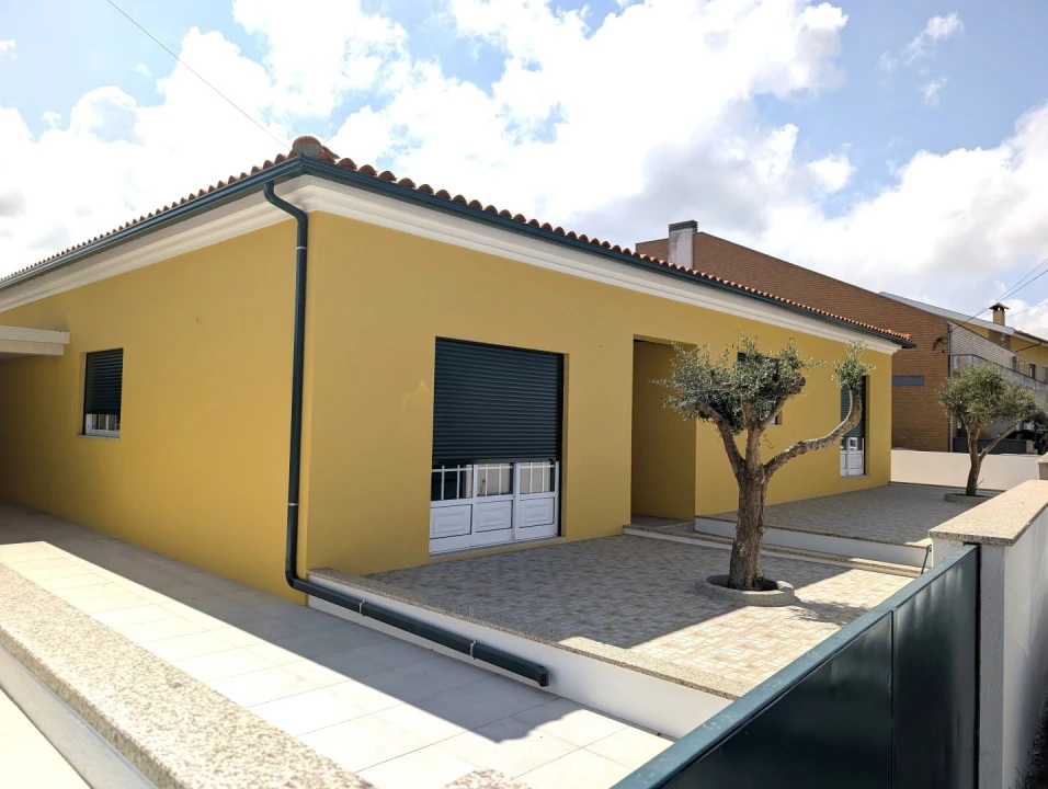Moradia T3 para Arrendamento em Esgueira Foto 2