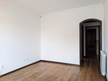 Moradia T3 para Venda em São Bernardo