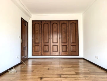 Moradia T3 para Venda em São Bernardo