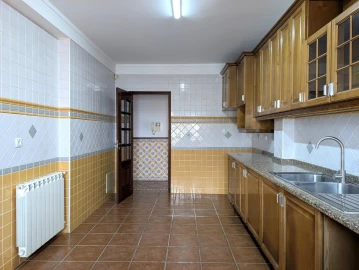 Moradia T3 para Venda em São Bernardo