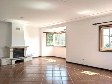 Moradia T3 para Venda em São Bernardo