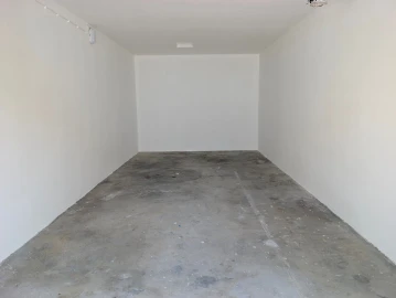 Garagem para Venda em Esgueira