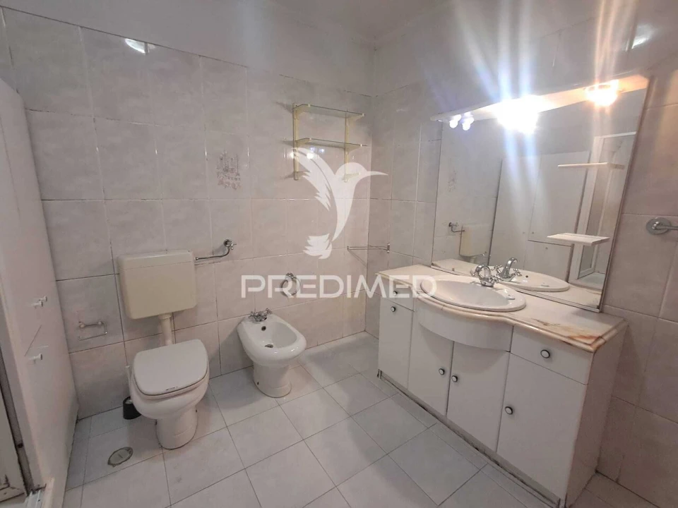 Apartamento T2 para Venda em Algueirão-Mem Martins Foto 17
