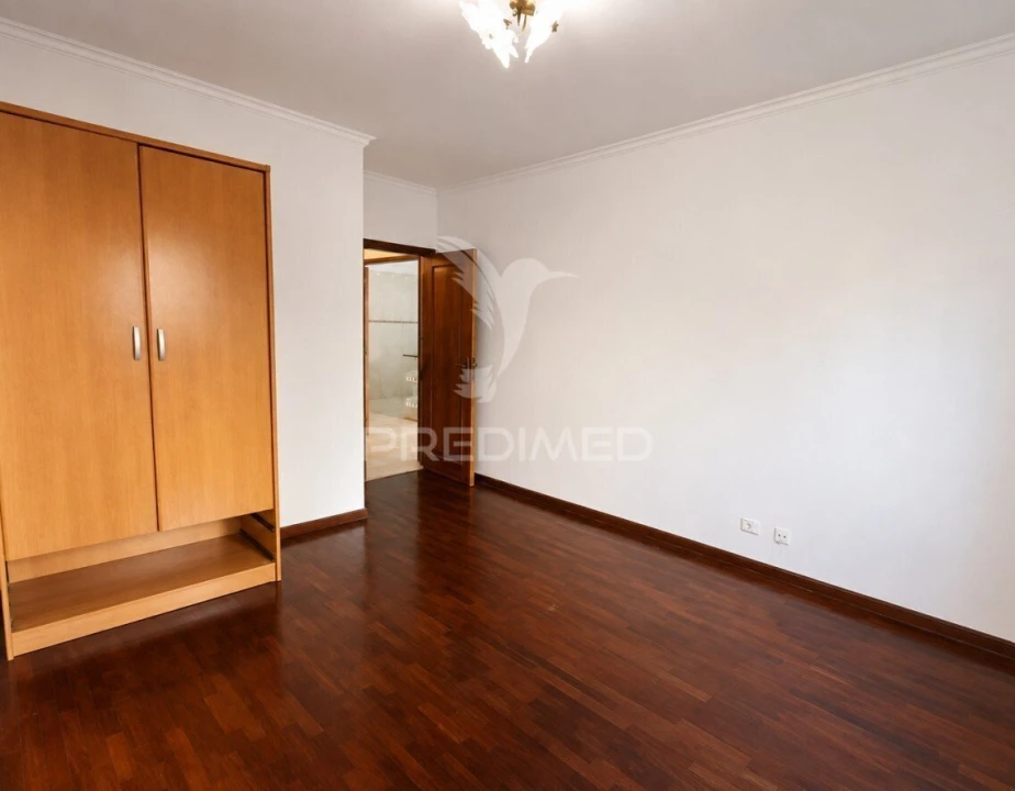 Apartamento T2 para Venda em Algueirão-Mem Martins Foto 2