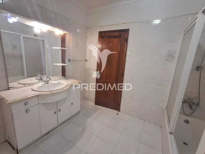 Apartamento T2 para Venda em Algueirão-Mem Martins Foto 13