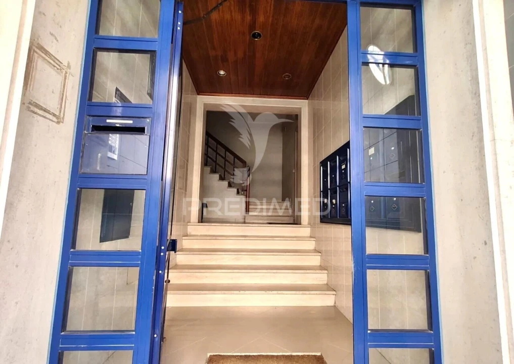 Apartamento T2 para Venda em Corroios Foto 13