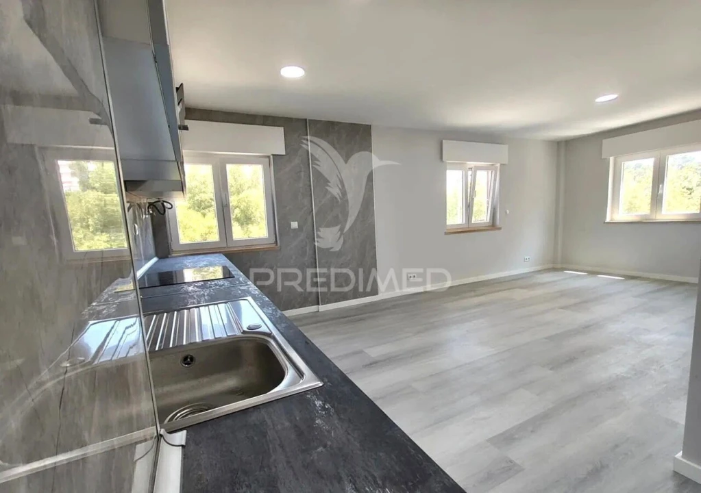 Apartamento T2 para Venda em Corroios Foto 3