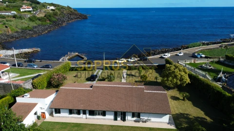 Moradia T3 para Venda em São Sebastião