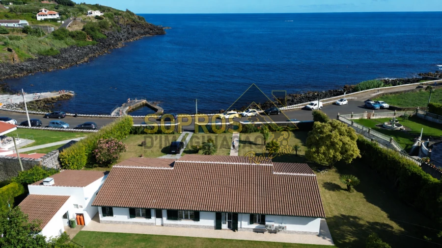 Moradia T3 para Venda em São Sebastião