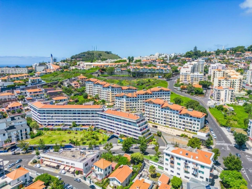 Apartamento T2 para Venda em São Martinho Foto 2