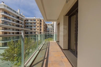 Apartamento T3 para Venda em Sacavém e Prior Velho
