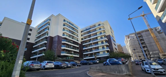 Apartamento T3 para Venda em Sacavém e Prior Velho