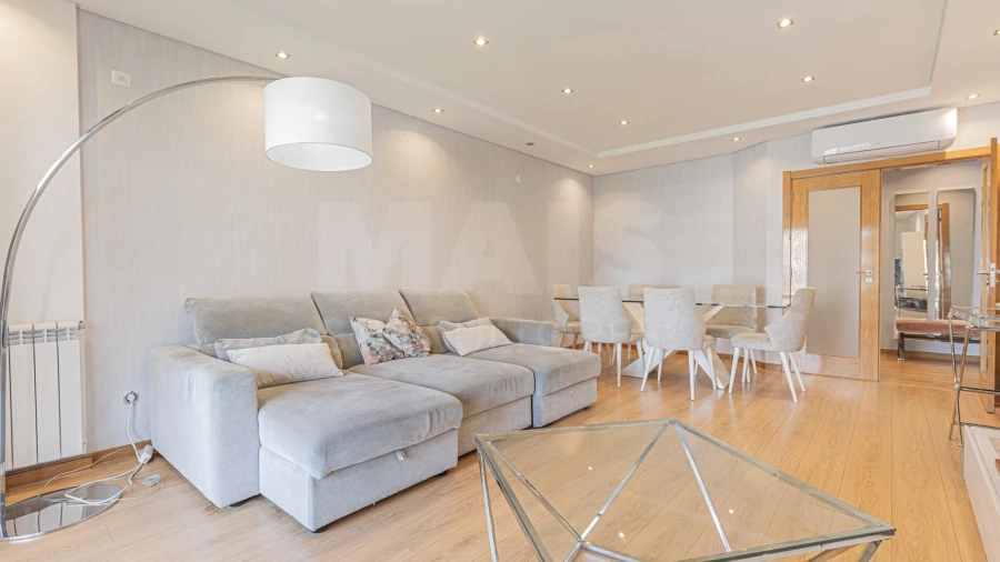 Apartamento T3 para Venda em Sacavém e Prior Velho