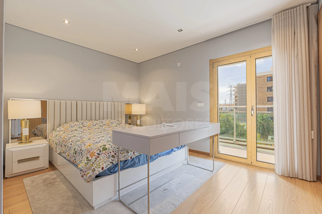 Apartamento T3 para Venda em Sacavém e Prior Velho Foto 8