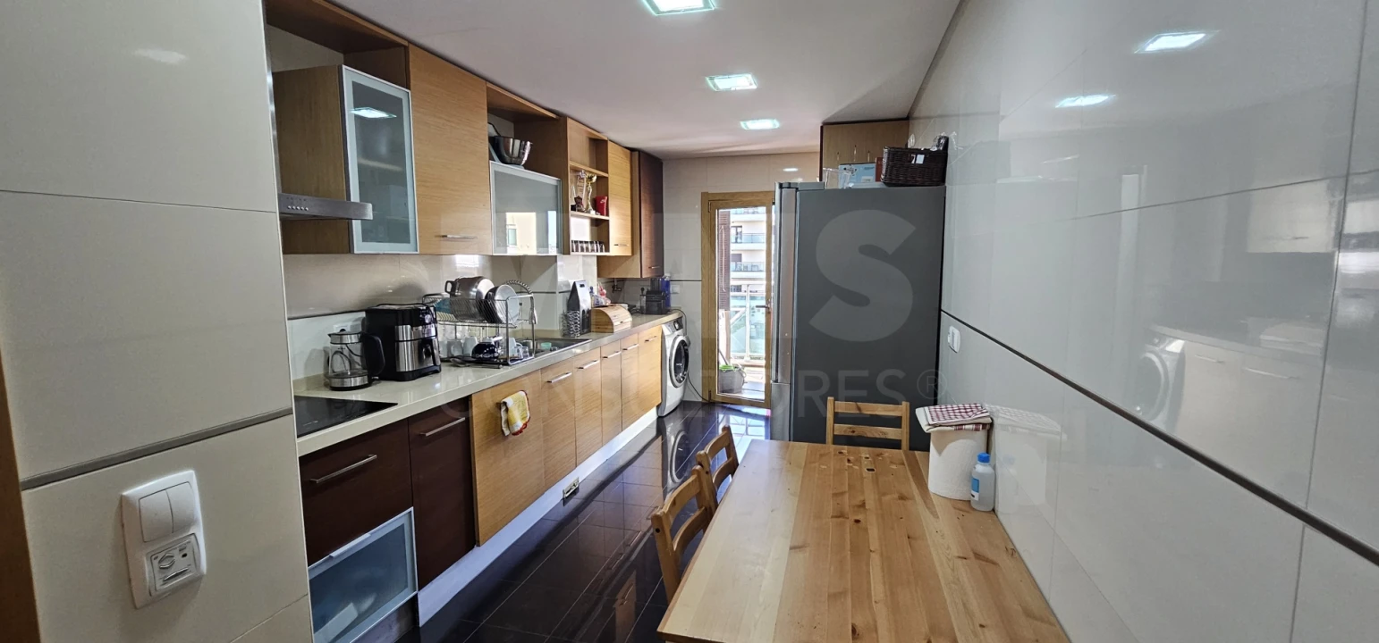 Apartamento T3 para Venda em Sacavém e Prior Velho Foto 4