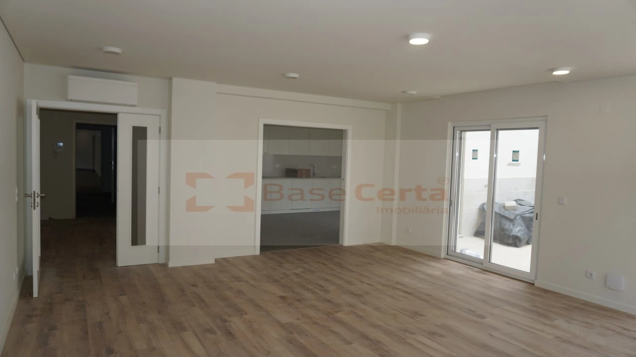 Apartamento T3 para Venda em Santa Clara Foto 1