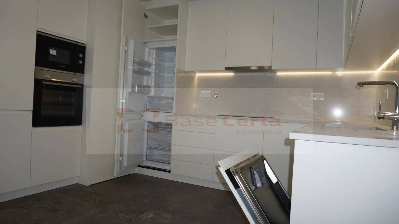 Apartamento T3 para Venda em Santa Clara Foto 2