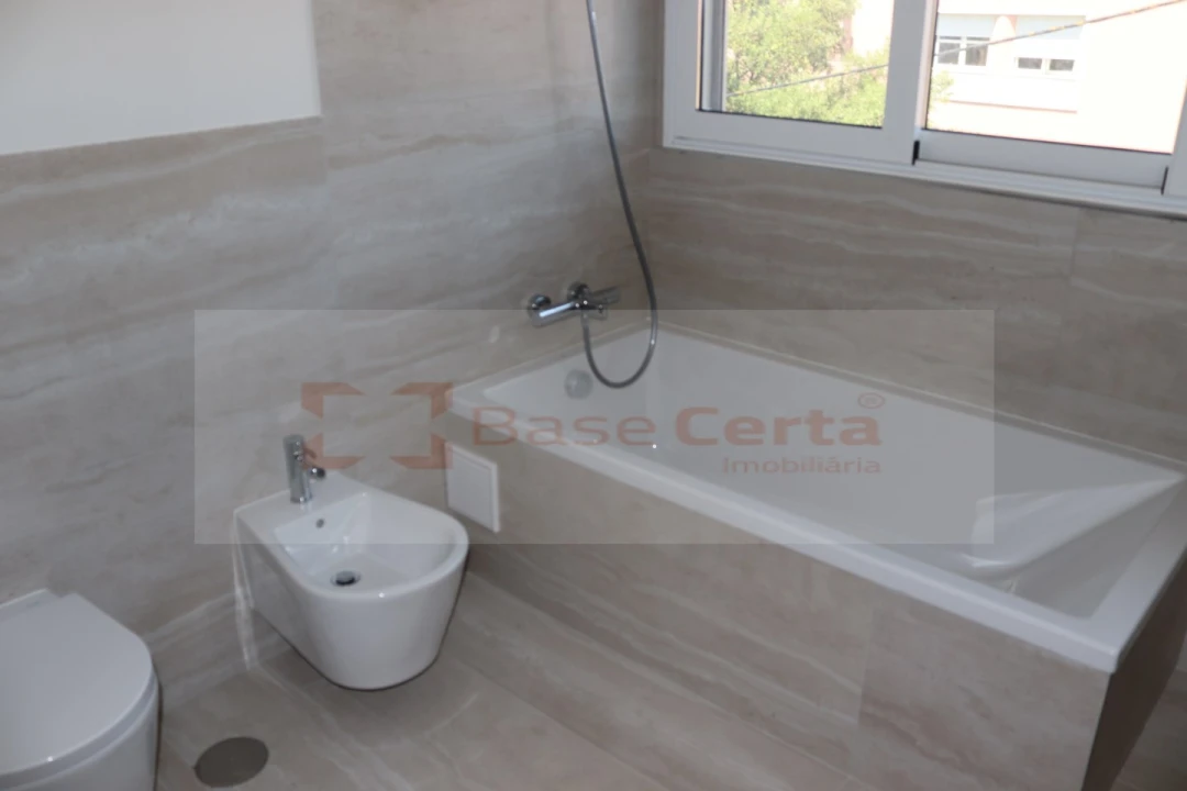 Apartamento T2 para Venda em Santa Clara Foto 6