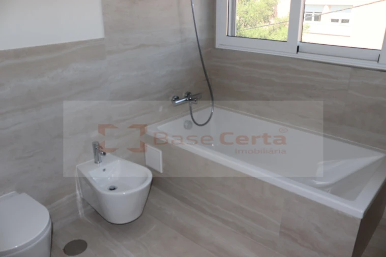 Apartamento T2 para Venda em Santa Clara Foto 6