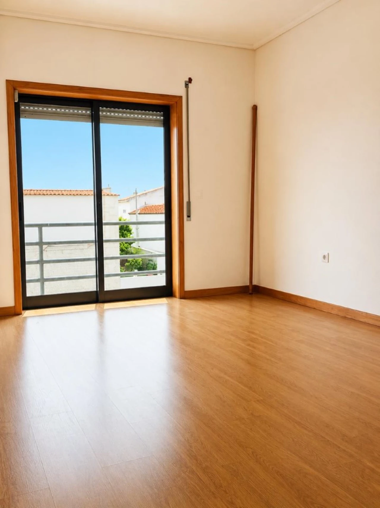 Moradia T4 para Arrendamento em Aradas Foto 13