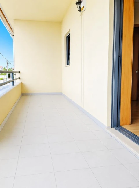 Moradia T4 para Arrendamento em Aradas