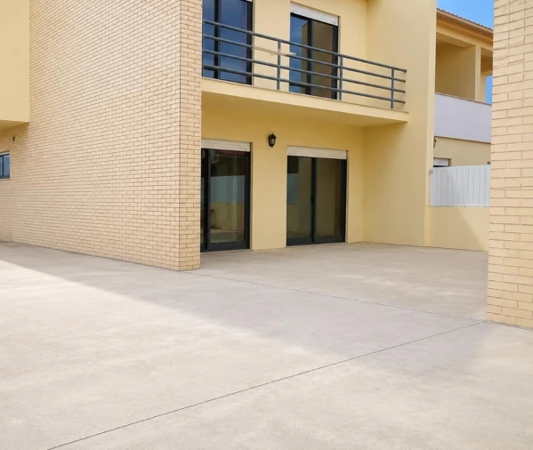 Moradia T4 para Arrendamento em Aradas Foto 5