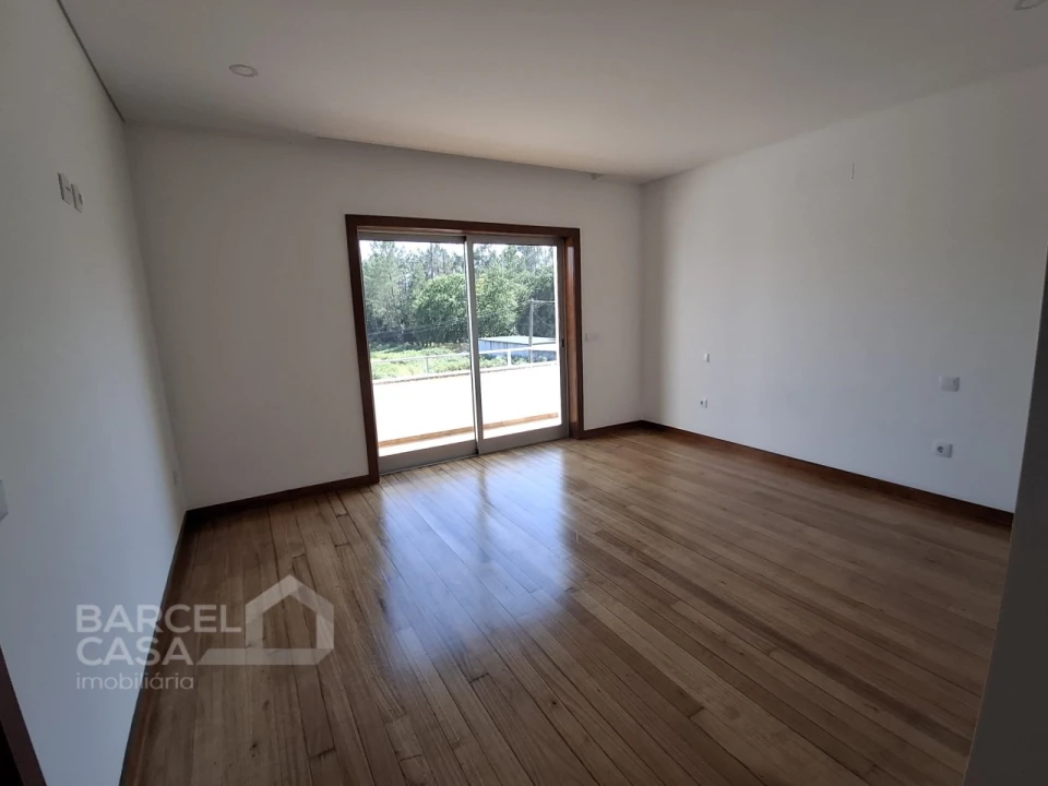 Moradia T4 para Venda em Tamel (São Verissimo) Foto 18