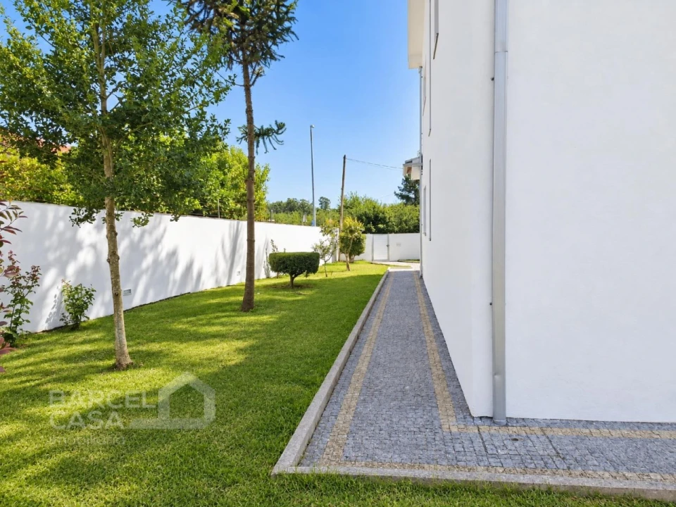 Moradia T4 para Venda em Tamel (São Verissimo) Foto 32