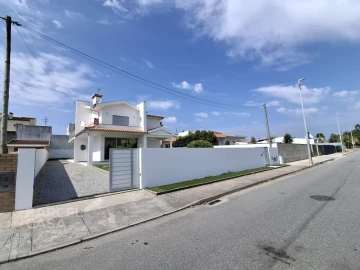 Moradia T4 para Venda em Tamel (São Verissimo)
