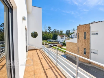 Moradia T4 para Venda em Tamel (São Verissimo)