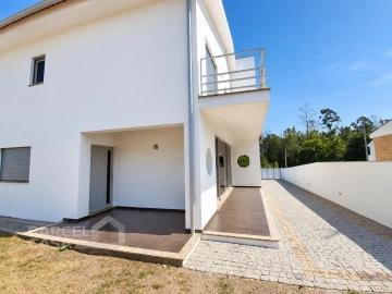 Moradia T4 para Venda em Tamel (São Verissimo)