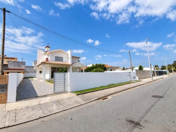 Moradia T4 para Venda em Tamel (São Verissimo)