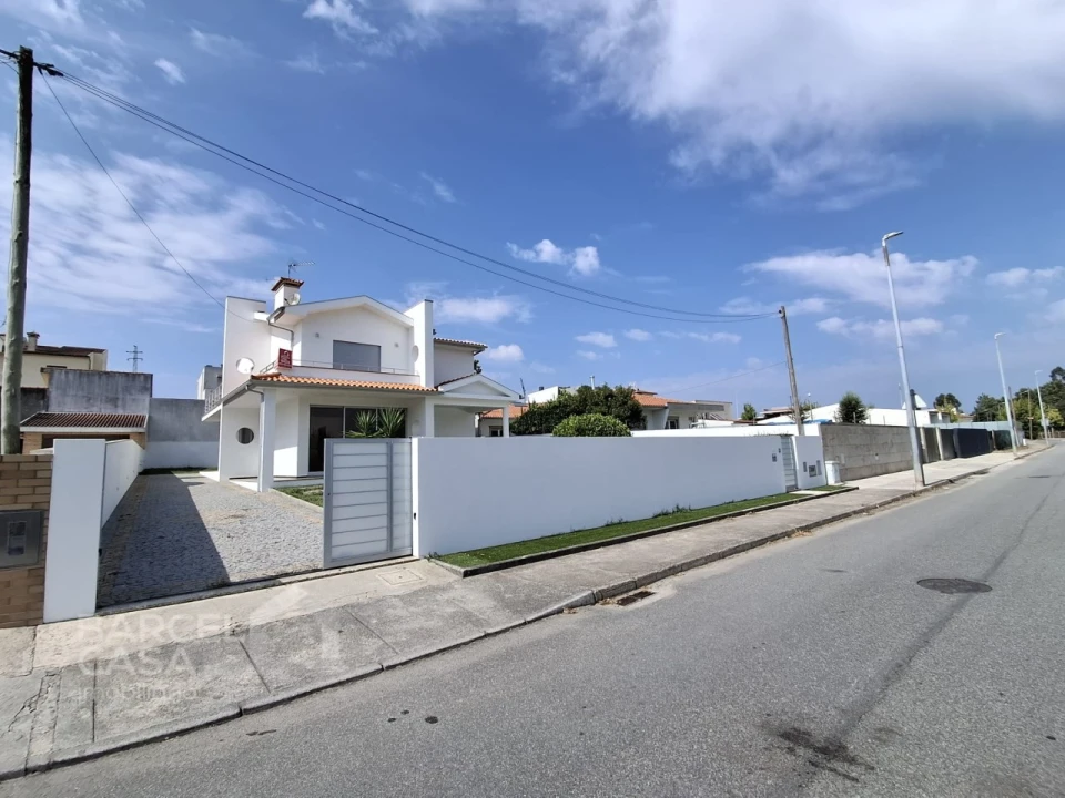 Moradia T4 para Venda em Tamel (São Verissimo) Foto 29