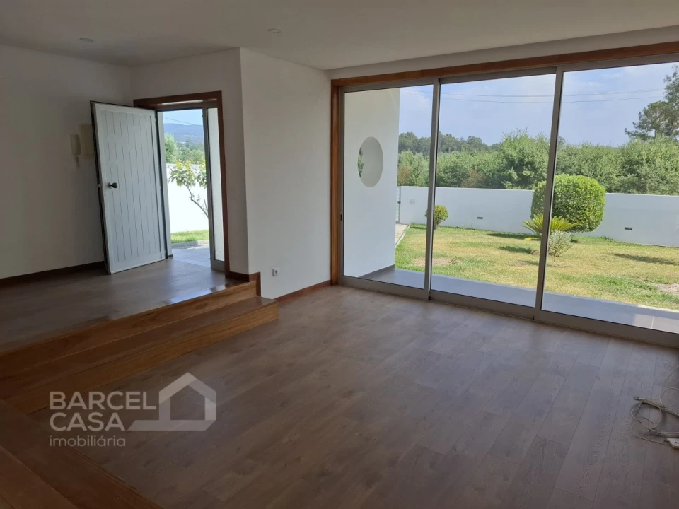 Moradia T4 para Venda em Tamel (São Verissimo) Foto 4