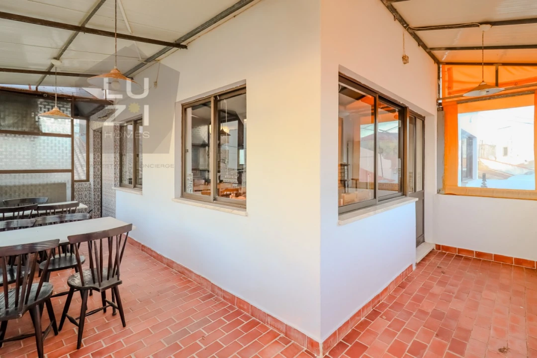 Loja para Venda em Budens Foto 7