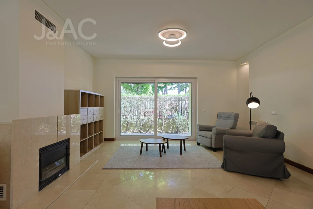 Apartamento T4 para Venda em Rio de Mouro Foto 10