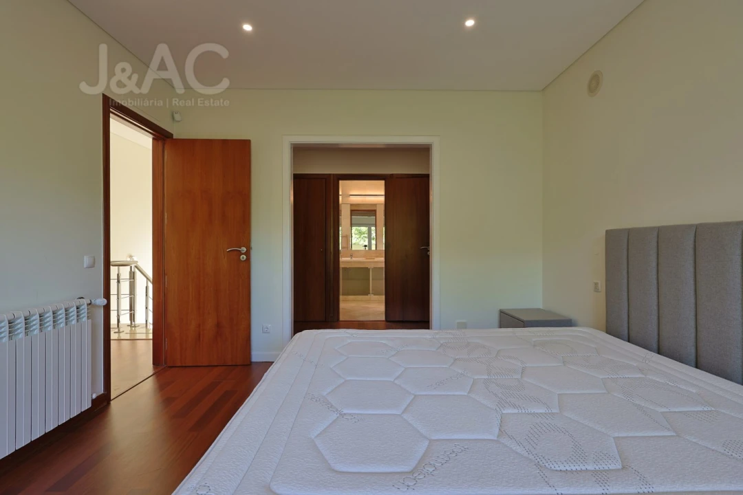 Apartamento T4 para Venda em Rio de Mouro Foto 43
