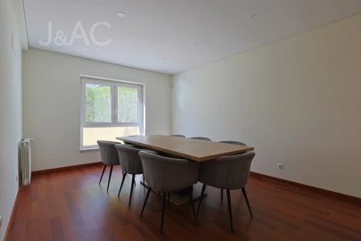 Apartamento T4 para Venda em Rio de Mouro