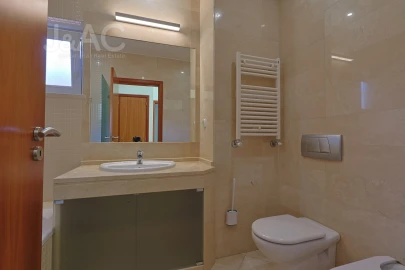 Apartamento T4 para Venda em Rio de Mouro