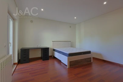 Apartamento T4 para Venda em Rio de Mouro