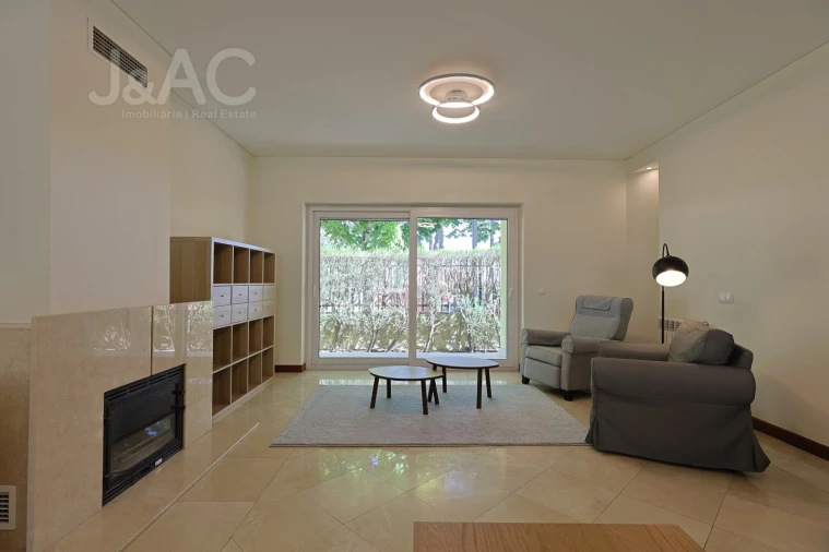 Apartamento T4 para Venda em Rio de Mouro Foto 10
